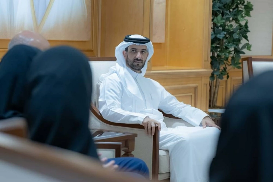 سلطان بن أحمد يلتقي خريجي دكتوراه جامعتي الشارقة ولوبيك