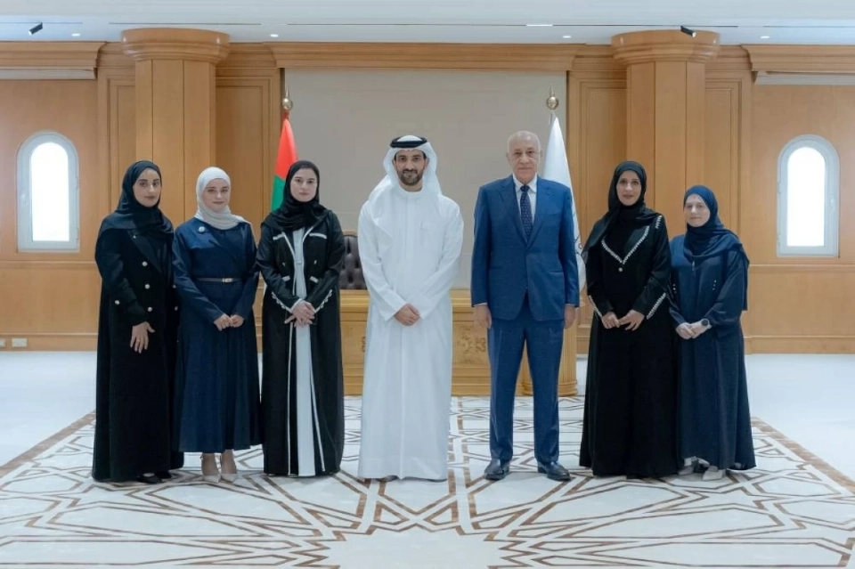 سلطان بن أحمد يلتقي خريجي دكتوراه جامعتي الشارقة ولوبيك