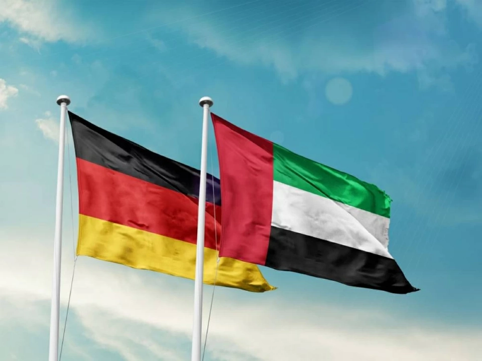 علمي دولة الإمارات وجمهورية ألمانيا الاتحادية