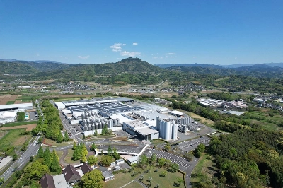 Kyushu Kumamoto Plant, which received a platinum certification. | SUNTORY Kyushu Kumamoto Plant, which received a platinum certification. | SUNTORY