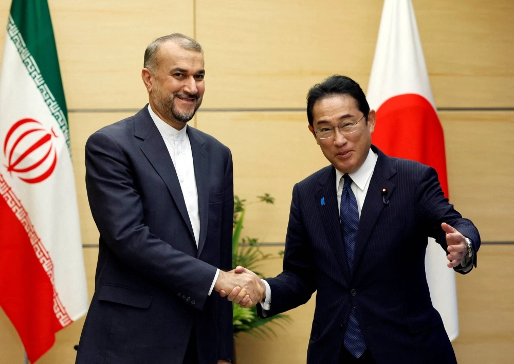 Prime Minister Fumio Kishida meets with Iranian Foreign Minister Hossein Amirabdollahian in Tokyo on Aug. 7.   Prime Minister Fumio Kishida meets with Iranian Foreign Minister Hossein Amirabdollahian in Tokyo on Aug. 7.