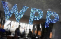 The arrests of an executive and two former employees of WPP, one of the world’s biggest advertising companies, involved WPP’s GroupM media trading division and included a raid on offices in Shanghai. | Branding signage for WPP, the largest global advertising and public relations agency at their offices in London, Britain, July 17, 2019. REUTERS/Toby Melville
Branding signage is seen for WPP, the world's biggest advertising and marketing company, at their offices in London