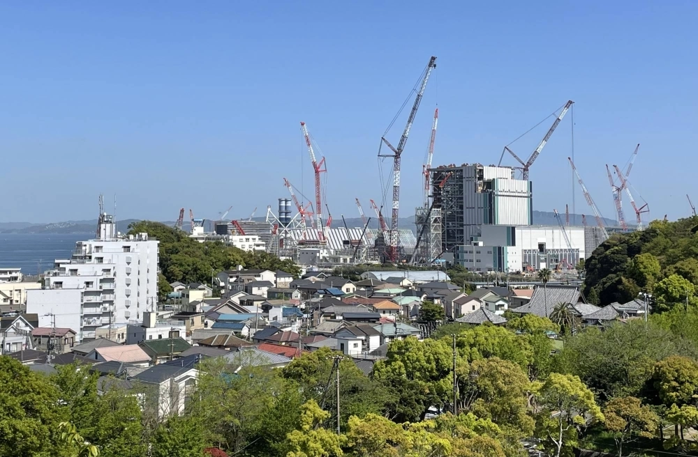 JERA's coal-fired power plant in Yokosuka, Kanagawa Prefecture, is under construction in 2021. JERA's coal-fired power plant in Yokosuka, Kanagawa Prefecture, is under construction in 2021.
