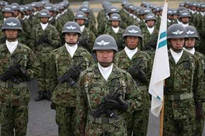 The Self-Defense Forces face numerous obstacles in meeting their recruitment targets: Demographics, private-sector competition and image and morale issues. 
 The Self-Defense Forces face numerous obstacles in meeting their recruitment targets: Demographics, private-sector competition and image and morale issues.