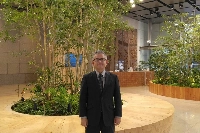 Motosaburo Saito at the headquarters of Oji Holdings, a building that won the Wood Design Award | OJI HOLDINGS