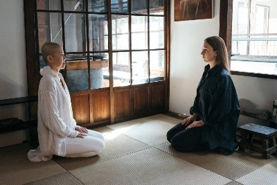 Japan's culture of floor-sitting stretches back to ancient times. Only in the last 60 years has it faced off against a new lifestyle brought along by the rapid spread of chairs and other high furniture. Japan's culture of floor-sitting stretches back to ancient times. Only in the last 60 years has it faced off against a new lifestyle brought along by the rapid spread of chairs and other high furniture.