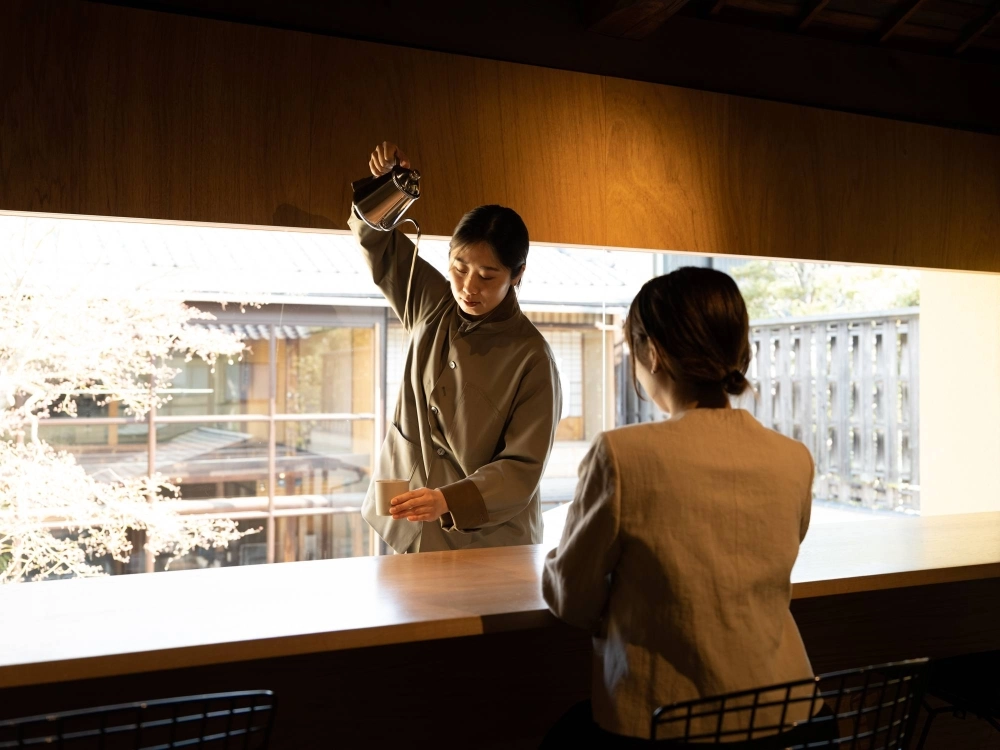 Blue Bottle Studio Kyoto's tasting sessions combine excellent coffees, curated music and a technical display of barista-ship. Blue Bottle Studio Kyoto's tasting sessions combine excellent coffees, curated music and a technical display of barista-ship.