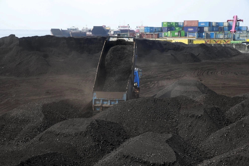 A truck unloads tons of coal inside a warehouse in Tondo, Metro Manila, in 2016. Independent show ample potential for renewables in Japan and Southeast Asia. A truck unloads tons of coal inside a warehouse in Tondo, Metro Manila, in 2016. Independent show ample potential for renewables in Japan and Southeast Asia.