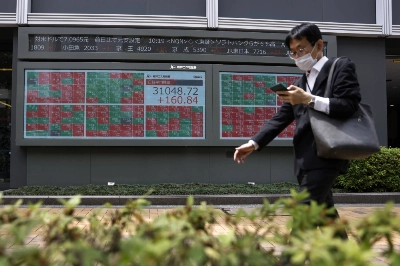 Buyouts by management and controlling parties have surged this year in Japan, with the total value now set to pass ¥1 trillion. Buyouts by management and controlling parties have surged this year in Japan, with the total value now set to pass ¥1 trillion.