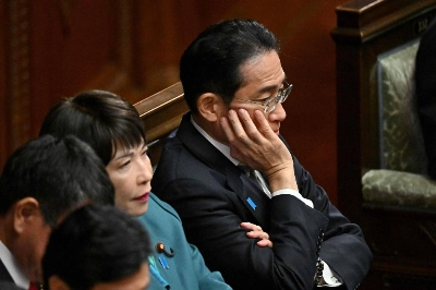 Prime Minister Fumio Kishida awaits the results of  a vote on a no-confidence motion in the Lower House against his Cabinet on Wednesday over the ongoing party financing scandal. Prime Minister Fumio Kishida awaits the results of  a vote on a no-confidence motion in the Lower House against his Cabinet on Wednesday over the ongoing party financing scandal.