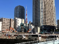Towers and high-rises have been a fixture of the Minato Ward skyline for years, and their spread inevitably comes at the cost of lower and older structures. | JORDAN ALLEN