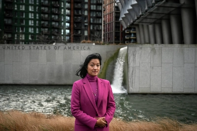 Yuki Kondo-Shah beside the U.S. Embassy where she works in London on Dec. 22. As U.S.-China tensions rise, national security employees with ties to Asia say U.S. counterintelligence officers wrongly regard them as potential spies and unfairly ban them from jobs.  Yuki Kondo-Shah beside the U.S. Embassy where she works in London on Dec. 22. As U.S.-China tensions rise, national security employees with ties to Asia say U.S. counterintelligence officers wrongly regard them as potential spies and unfairly ban them from jobs.