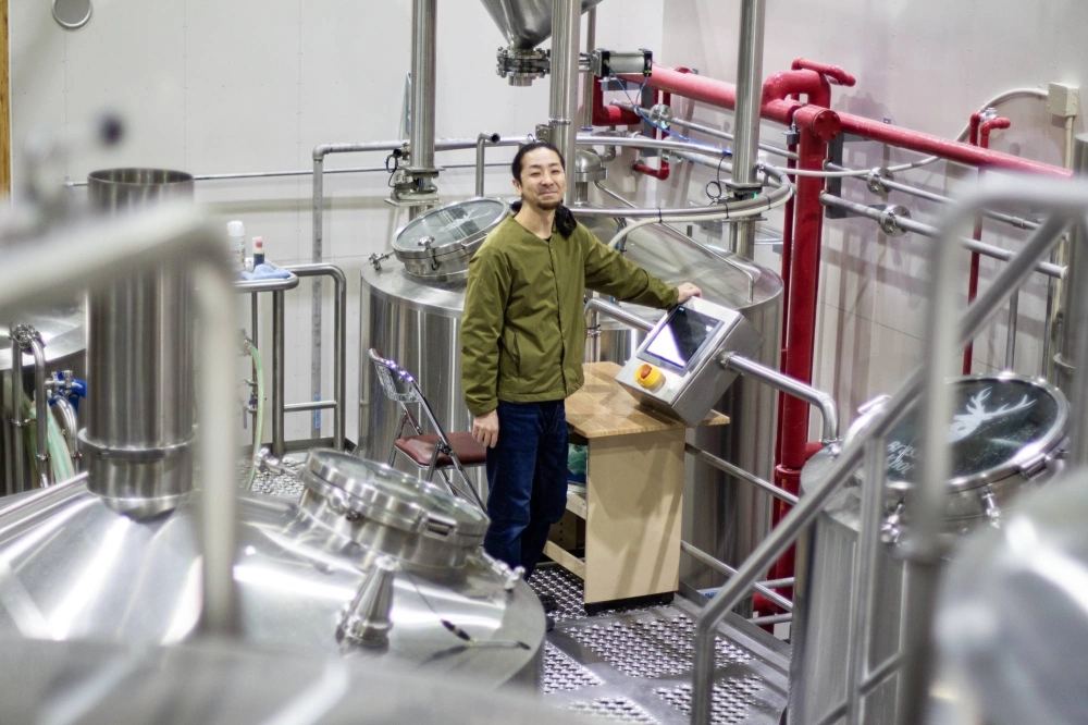 Hiromi Uetake has future plans to turn some of the currently unused rooms of the former elementary school into taprooms for visiting customers. Hiromi Uetake has future plans to turn some of the currently unused rooms of the former elementary school into taprooms for visiting customers.