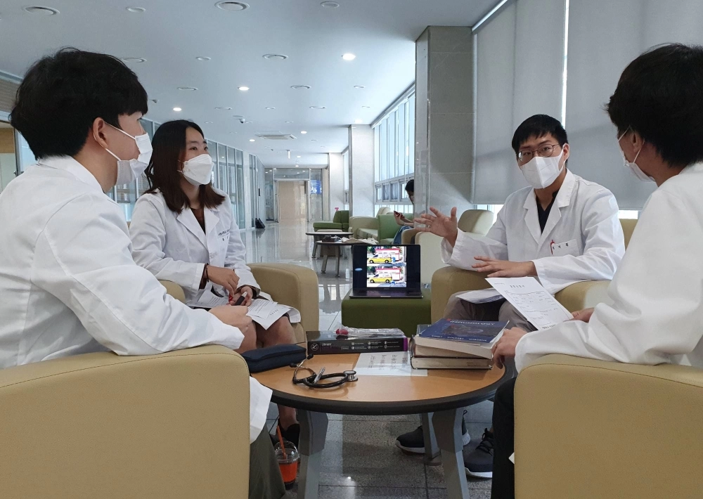 Medical school students discuss striking against the government's medical policies, in Seoul in August 2020. The proposal at the time was shelved after intense opposition. Medical school students discuss striking against the government's medical policies, in Seoul in August 2020. The proposal at the time was shelved after intense opposition.