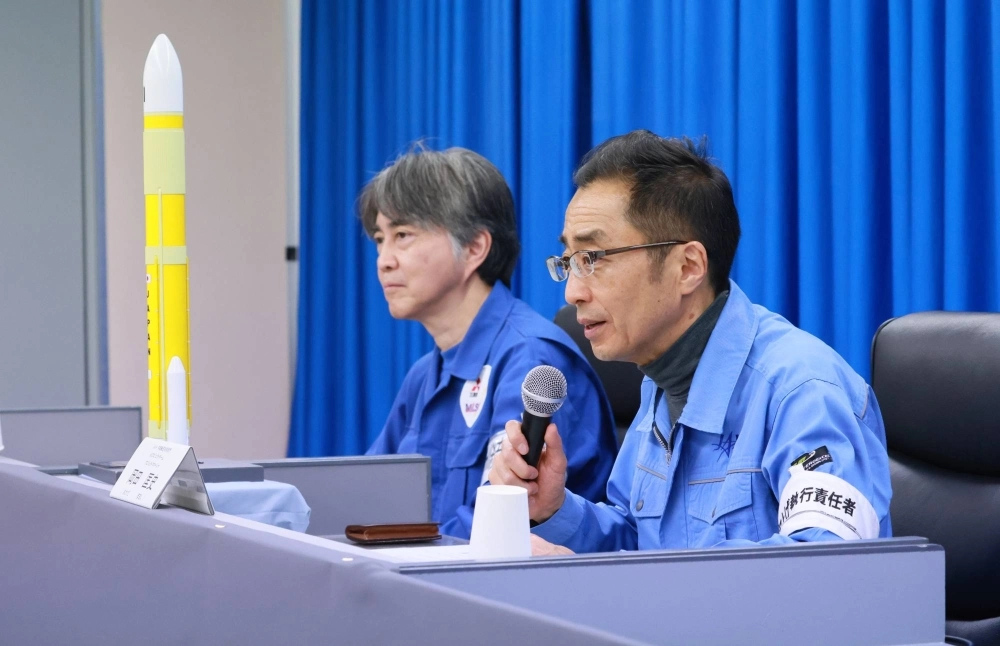 Masashi Okada, project manager in charge of H3’s development at JAXA, speaks during a news conference on Tuesday in Minamitane, Kagoshima Prefecture.  Masashi Okada, project manager in charge of H3’s development at JAXA, speaks during a news conference on Tuesday in Minamitane, Kagoshima Prefecture.