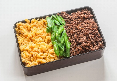This simple bento recipe is perfect for meal prepping, school lunches and any other meal where you want maximum flavor for minimum effort. This simple bento recipe is perfect for meal prepping, school lunches and any other meal where you want maximum flavor for minimum effort.