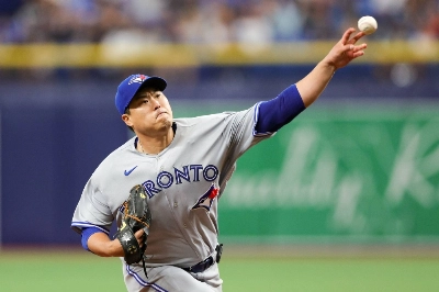 The Blue Jays' Ryu Hyun-jin throws during a game against the Rays in September.  The Blue Jays' Ryu Hyun-jin throws during a game against the Rays in September.