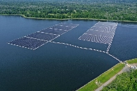 Floating solar panels at the Canoe Brook water treatment plant in Short Hills, New Jersey | Bloomberg