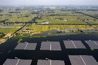 The Huainan solar installation in China's Anhui province covers the size of more than 400 soccer pitches and generates power for more than 100,000 homes. | Bloomnberg
