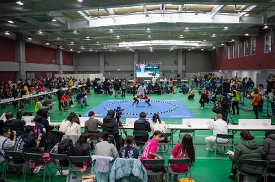 On the amateur circuit, domestic tournaments such as the Dream Girls Cup, which took place in Tokyo last month, have generated significant publicity for youth sumo. On the amateur circuit, domestic tournaments such as the Dream Girls Cup, which took place in Tokyo last month, have generated significant publicity for youth sumo.