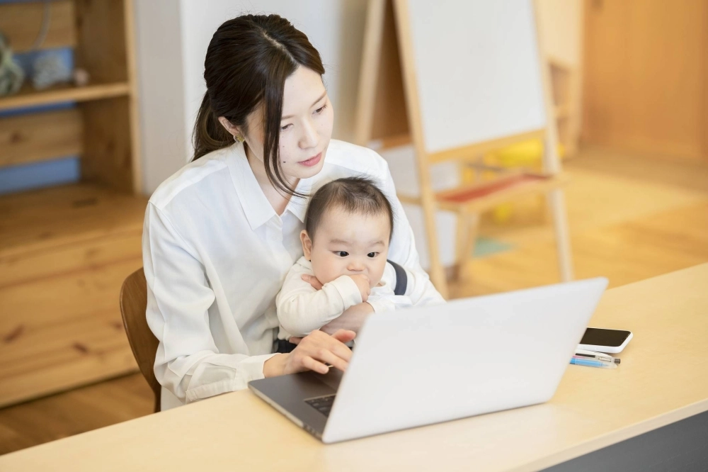 Beyond factors such as the "motherhood penalty," Japanese women struggle to advance in their careers due to the structure of the workforce, including the two-tiered clerical versus managerial track. Beyond factors such as the "motherhood penalty," Japanese women struggle to advance in their careers due to the structure of the workforce, including the two-tiered clerical versus managerial track.