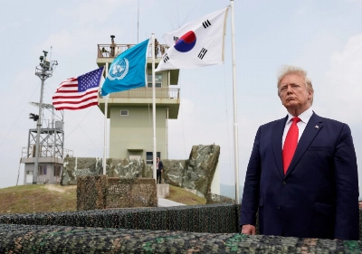 During the last round of negotiations between Washington and Seoul, then-U.S. President Donald Trump requested steep increases in South Korea’s share of defense costs. During the last round of negotiations between Washington and Seoul, then-U.S. President Donald Trump requested steep increases in South Korea’s share of defense costs.