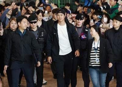Los Angeles Dodgers star Shohei Ohtani arrives at Incheon International Airport in South Korea ahead of the MLB's Seoul Series, on Friday. Los Angeles Dodgers star Shohei Ohtani arrives at Incheon International Airport in South Korea ahead of the MLB's Seoul Series, on Friday.