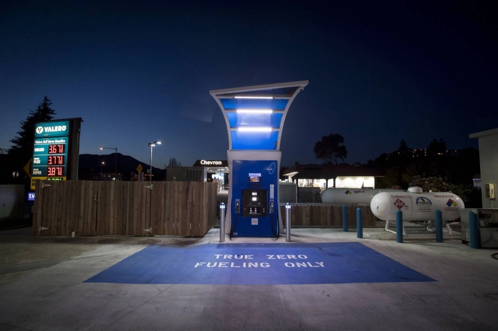 Drivers in California’s Marin County rely on a single hydrogen fueling station. Drivers in California’s Marin County rely on a single hydrogen fueling station.