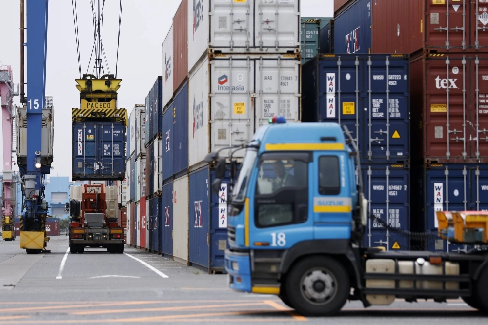 Japan's exports grew 7.3% year-on-year in March, up for the fourth straight month, showing that the economy continues to benefit from the effects of the sliding yen. Japan's exports grew 7.3% year-on-year in March, up for the fourth straight month, showing that the economy continues to benefit from the effects of the sliding yen.