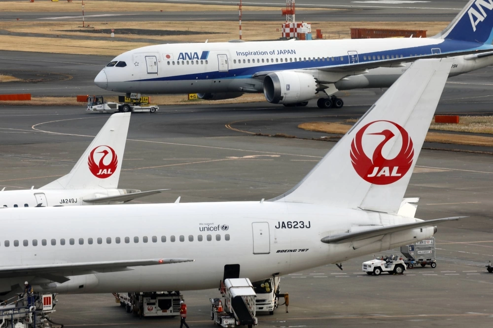 The weak yen impacts the airline industry multiple ways, as it boosts foreign currency revenue from international flights but negatively affects travelers from Japan. The weak yen impacts the airline industry multiple ways, as it boosts foreign currency revenue from international flights but negatively affects travelers from Japan.