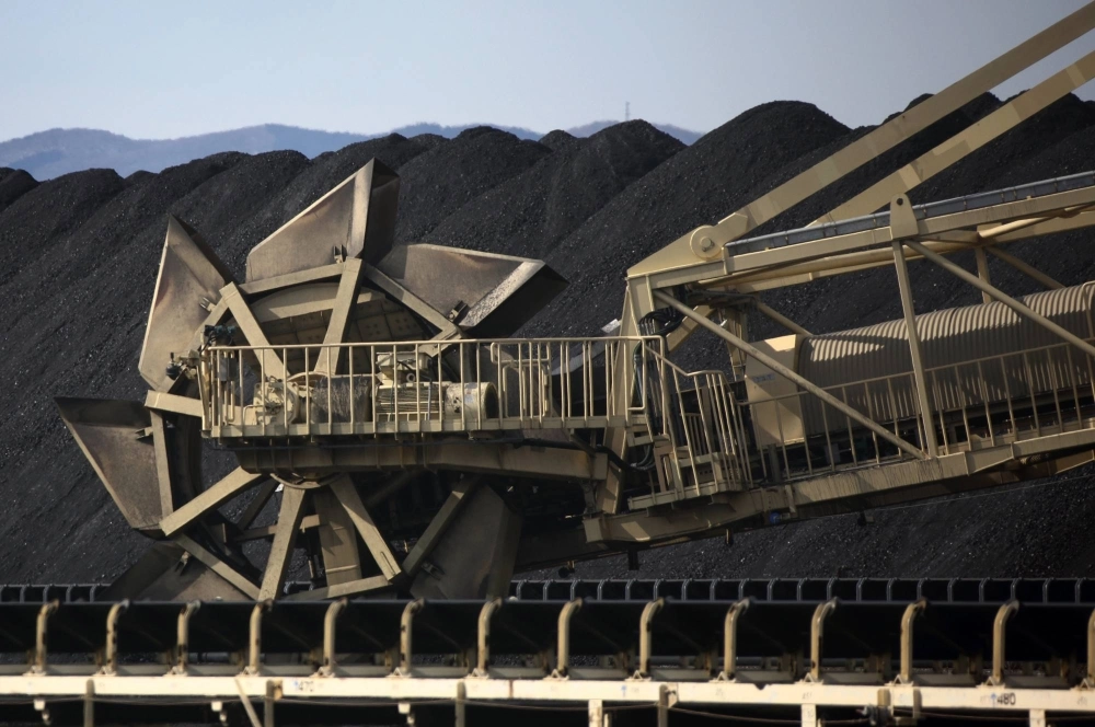 Tokyo stands alone in the Group of Seven. Far from shutting down polluting fuel plants, it’s opening them. Tokyo stands alone in the Group of Seven. Far from shutting down polluting fuel plants, it’s opening them.