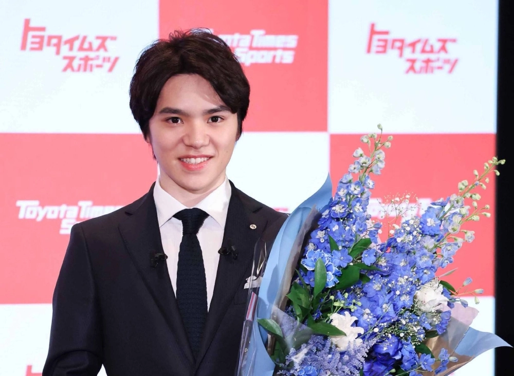 Shoma Uno thanks his fans after a news conference explaining his decision to retire, on Tuesday in Tokyo. Shoma Uno thanks his fans after a news conference explaining his decision to retire, on Tuesday in Tokyo.