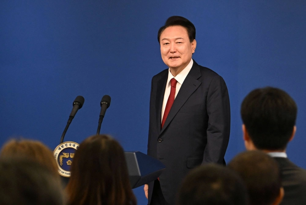 South Korean President Yoon Suk-yeol will hold talks with Prime Minister Fumio Kishida and Chinese Premier Li Qiang in Seoul on Sunday and Monday. South Korean President Yoon Suk-yeol will hold talks with Prime Minister Fumio Kishida and Chinese Premier Li Qiang in Seoul on Sunday and Monday.