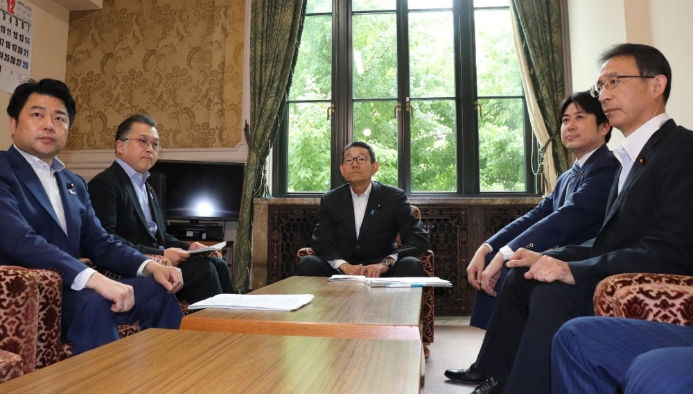 Opposition parties' senior lawmakers discuss political reform in Tokyo on Tuesday. Opposition parties' senior lawmakers discuss political reform in Tokyo on Tuesday.