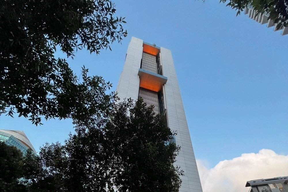 Wang YunHe's residence in Singapore, overlooking the country's premier shopping belt. Wang YunHe's residence in Singapore, overlooking the country's premier shopping belt.
