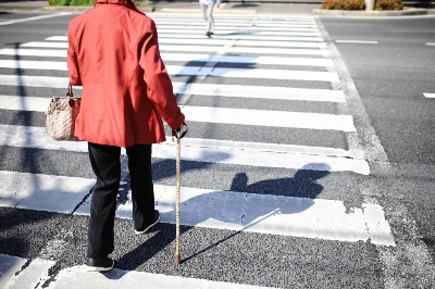 Artificial intelligence is being utilized to detect dementia at an early stage, such as through analyzing characteristics seen in the way people with dementia walk. Artificial intelligence is being utilized to detect dementia at an early stage, such as through analyzing characteristics seen in the way people with dementia walk.