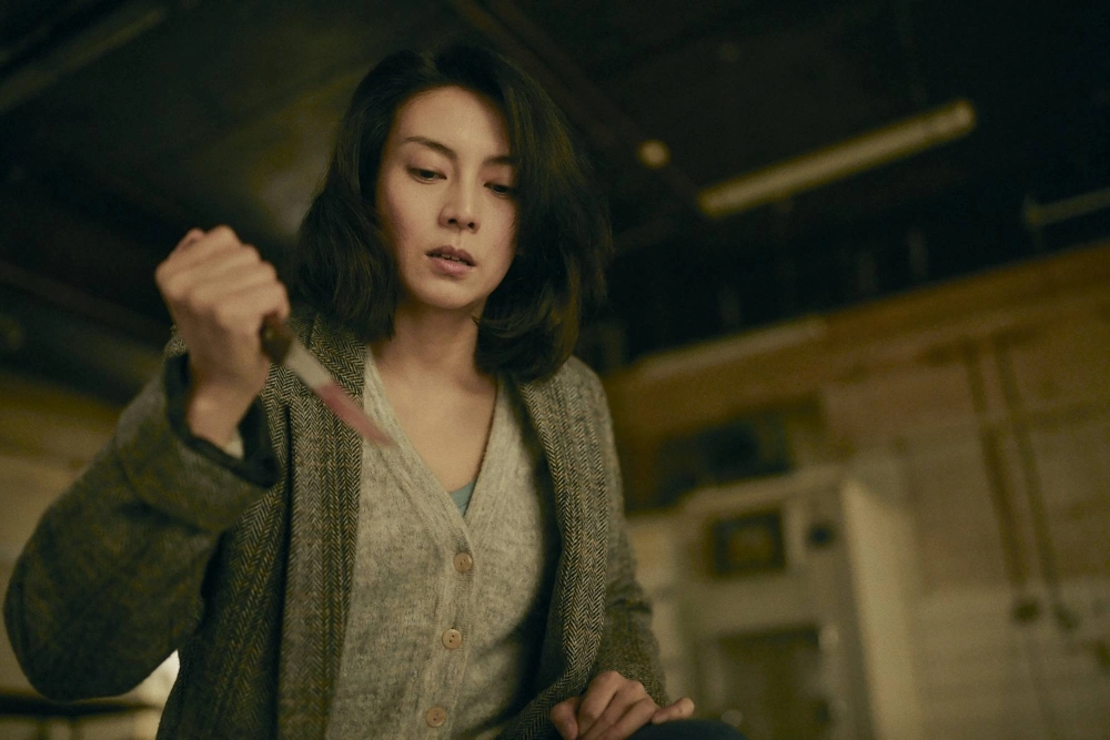 Why is Sayoko (Ko Shibasaki), a psychiatrist, helping a journalist torture people for revenge? Kiyoshi Kurosawa’s “Serpent’s Path” leaves you wondering which way is up as the sinister plot unfolds. Why is Sayoko (Ko Shibasaki), a psychiatrist, helping a journalist torture people for revenge? Kiyoshi Kurosawa’s “Serpent’s Path” leaves you wondering which way is up as the sinister plot unfolds.