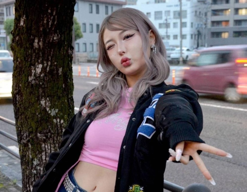 Gyaru Daijin poses in the city of Oita. Now a staffer at CGO.com, she has worked at Tenjin Core, a recently closed commercial complex in the city of Fukuoka that features gyaru fashion. Gyaru Daijin poses in the city of Oita. Now a staffer at CGO.com, she has worked at Tenjin Core, a recently closed commercial complex in the city of Fukuoka that features gyaru fashion.