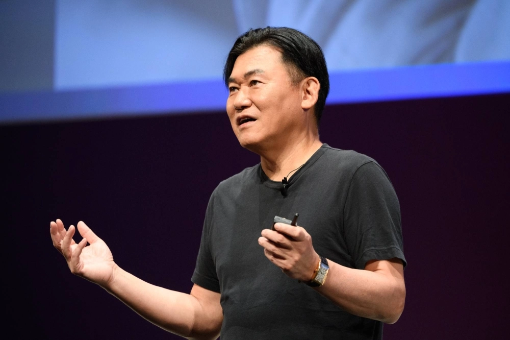 Rakuten CEO Hiroshi Mikitani said that the mobile company now has more than 7 million subscribers, and is seeking to hit 10 million subscribers next. Rakuten CEO Hiroshi Mikitani said that the mobile company now has more than 7 million subscribers, and is seeking to hit 10 million subscribers next.