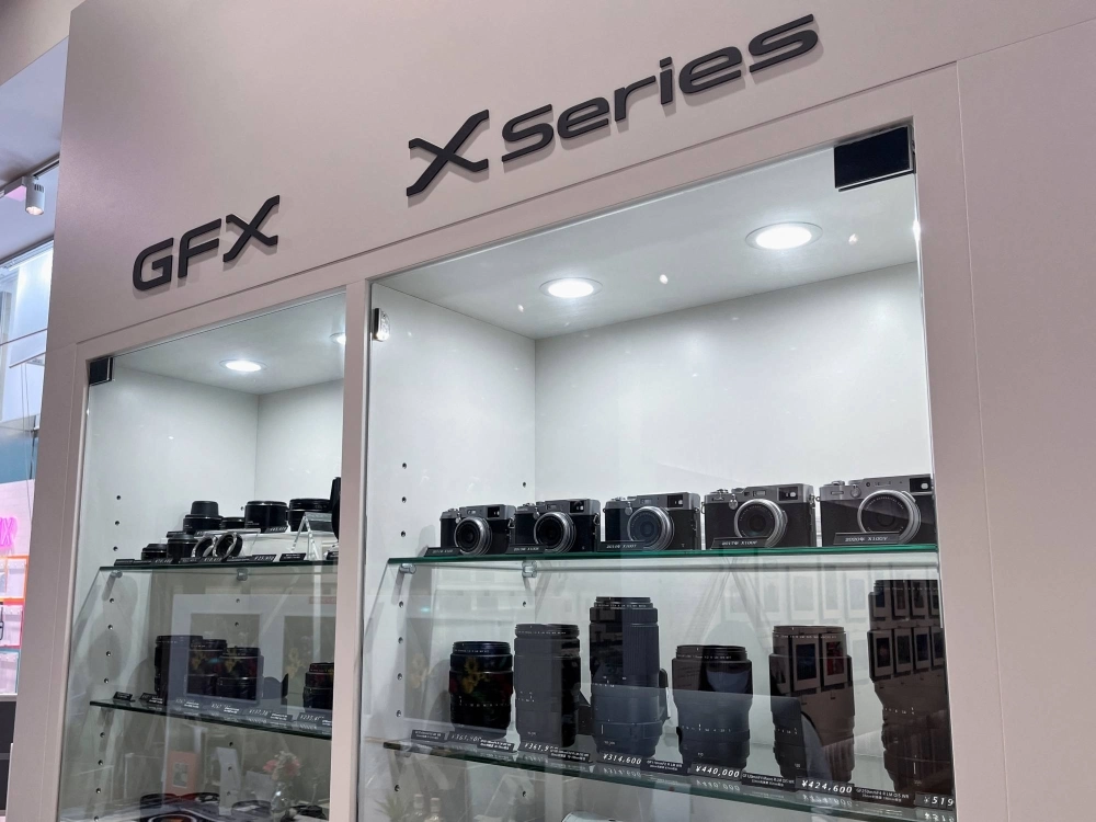 Cameras and lenses are displayed at Fujifilm Holdings headquarters in Tokyo on June 7. Cameras and lenses are displayed at Fujifilm Holdings headquarters in Tokyo on June 7.