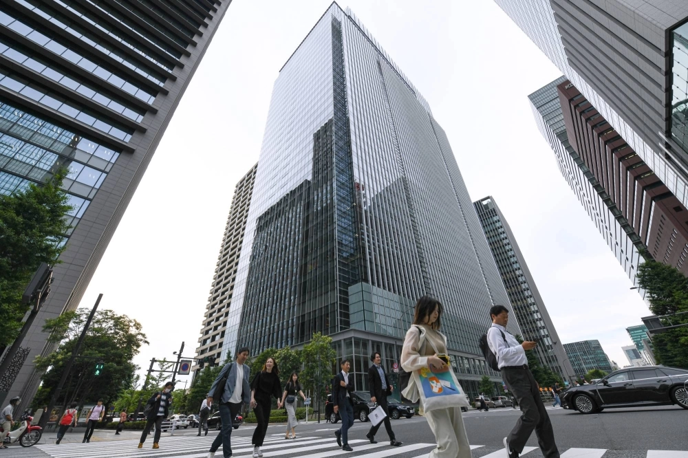 Japanese workers' base pay increased 2.5% in May from a year ago, the fastest growth since 1993. Japanese workers' base pay increased 2.5% in May from a year ago, the fastest growth since 1993.