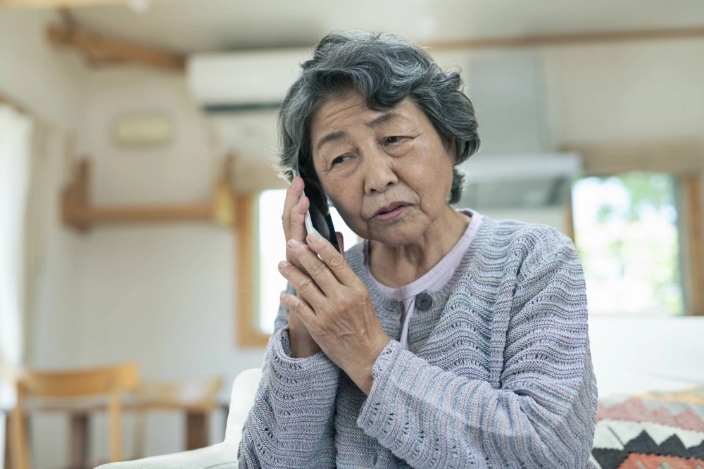 The Consumer Affairs Agency is advising people to ignore unfamiliar payment requests over the phone, even if a major company is named. The Consumer Affairs Agency is advising people to ignore unfamiliar payment requests over the phone, even if a major company is named.