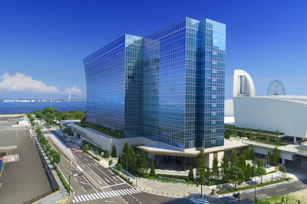 Located in Yokohama's chic Minato Mirai neighborhood, the Kahala Hotel & Resort opened in 2020 but still has the feeling of a newly launched accommodation. Located in Yokohama's chic Minato Mirai neighborhood, the Kahala Hotel & Resort opened in 2020 but still has the feeling of a newly launched accommodation.