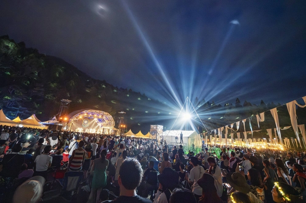 Fuji Rock Festival's smaller stages such as the Field of Heaven offer a number of younger acts that demonstrate the thrilling new directions Japanese music is taking in the 2020s. Fuji Rock Festival's smaller stages such as the Field of Heaven offer a number of younger acts that demonstrate the thrilling new directions Japanese music is taking in the 2020s.