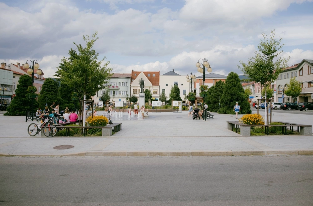 The central square of the Czech town Roznov pod Radhostem, which has about 16,000 inhabitants The central square of the Czech town Roznov pod Radhostem, which has about 16,000 inhabitants
