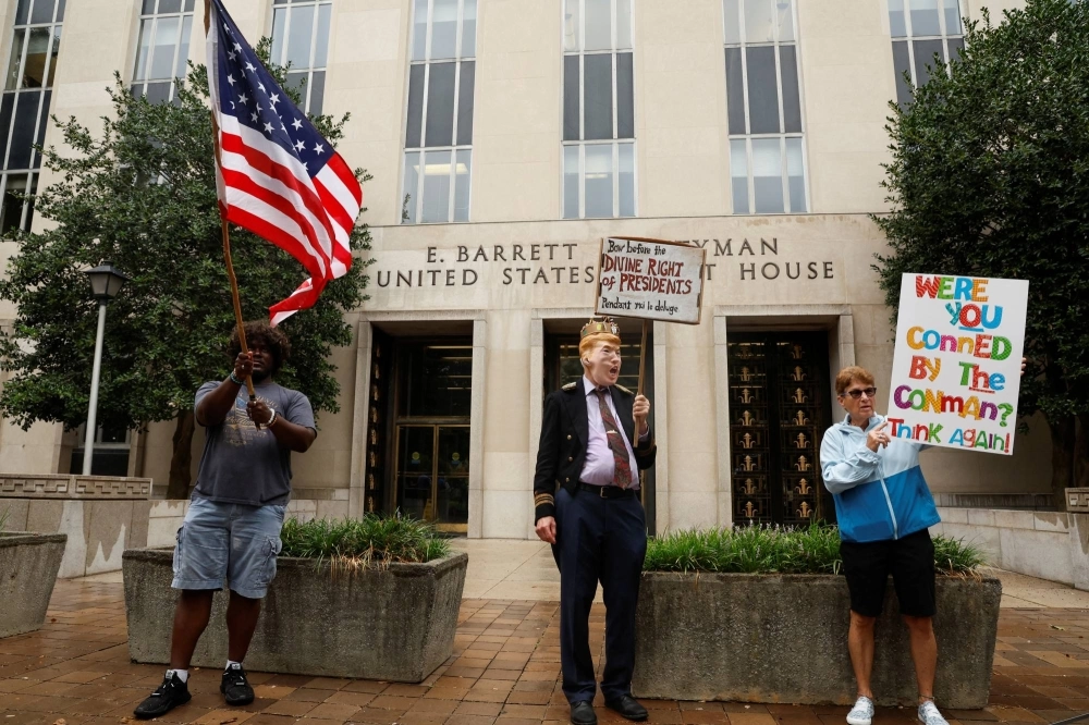 Political polarization in the U.S. is fueling domestic social divisions, eroding democratic norms and leading to a more self-centered U.S. foreign policy that threatens the global liberal order. Political polarization in the U.S. is fueling domestic social divisions, eroding democratic norms and leading to a more self-centered U.S. foreign policy that threatens the global liberal order.