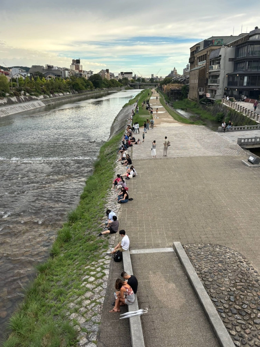 Some parts of the banks of the Kamo River are manicured and orderly, while others retain some of the wilderness that makes it such a perfect retreat from Kyoto's more urban locales. Some parts of the banks of the Kamo River are manicured and orderly, while others retain some of the wilderness that makes it such a perfect retreat from Kyoto's more urban locales.