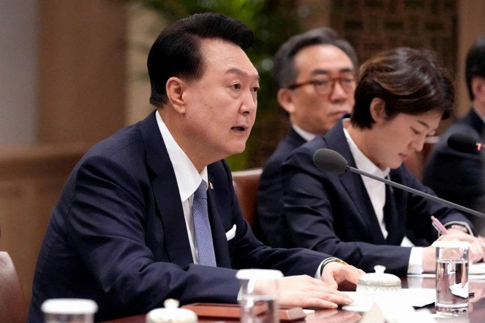 South Korean President Yoon Suk-yeol's approval rate fell to 20% in a weekly tracking poll released Friday by Gallup Korea. South Korean President Yoon Suk-yeol's approval rate fell to 20% in a weekly tracking poll released Friday by Gallup Korea.
