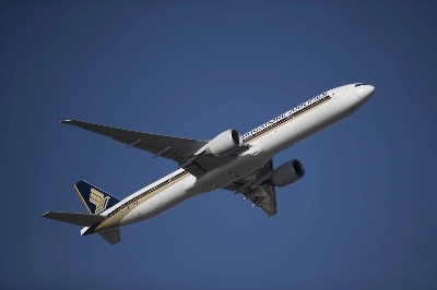 An aircraft operated by Singapore Airlines takes off at Sydney Airport on Aug. 27. A trial that started last month in Asia makes it a reality to shave precious minutes off hourslong trips, depending upon what route a pilot chooses to take. An aircraft operated by Singapore Airlines takes off at Sydney Airport on Aug. 27. A trial that started last month in Asia makes it a reality to shave precious minutes off hourslong trips, depending upon what route a pilot chooses to take.