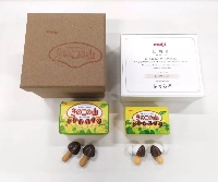 Official Kinoko no Yama earphones by Meiji (right) next to a counterfeit product | JIJI